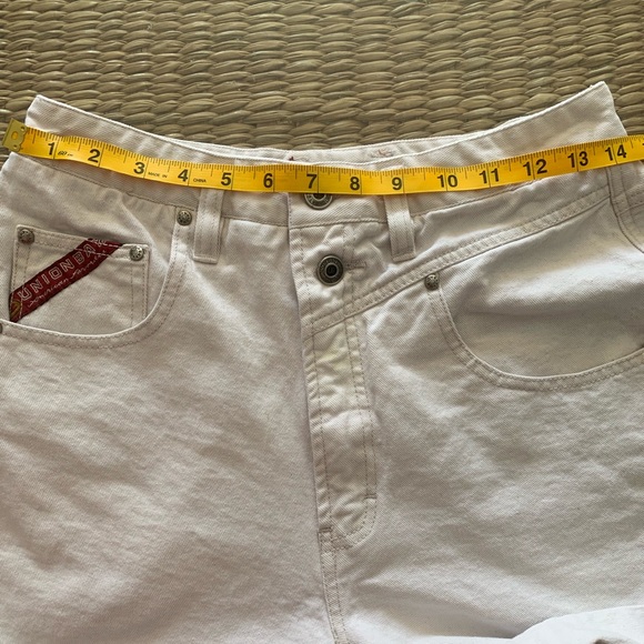 Women’s VTG UnionBay high-waisted jean shorts 6/8 - Picture 2 of 5
